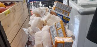 Procon apreende 175 kg de alimentos impróprios em supermercados dos bairros Aqui Se Vive e Jardim Alice
